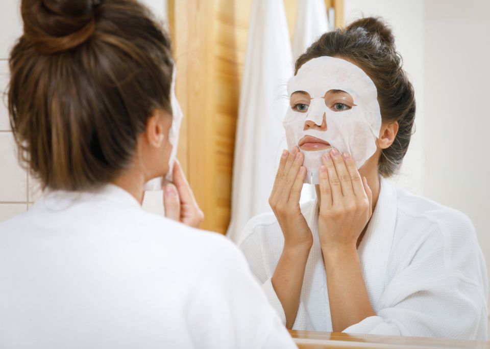 Maschere viso in tessuto: come usarle